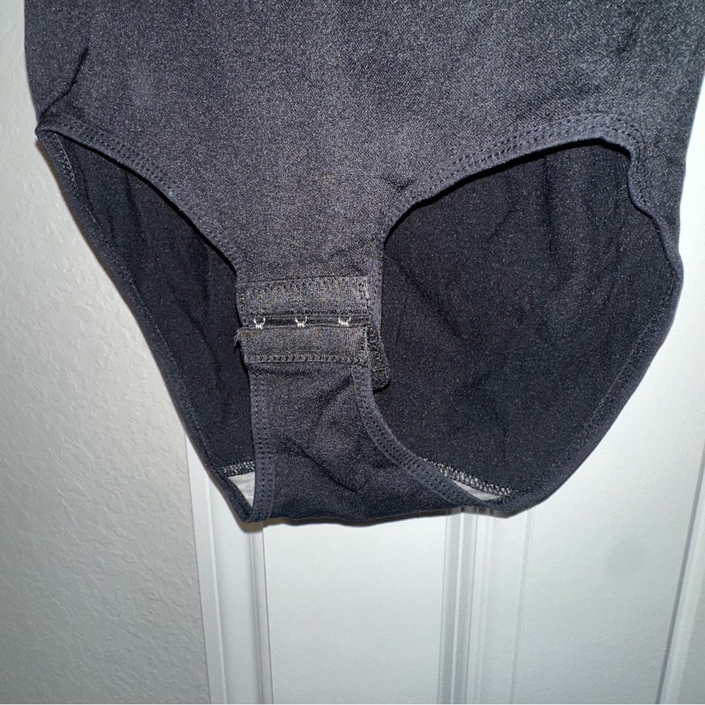Shapewear Tummy Control Bodysuit Size Small Seamless‎ Shaper Sculpting Snaps - Picture 3 of 7